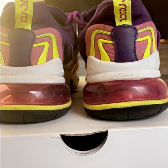 COPY - Air Max 270 React Eng - Picture 2 of 5